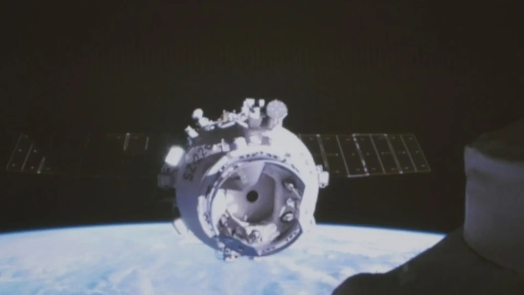 China's Shenzhou-22 'Rescue' Spacecraft Docks At Tiangong Space Station 41 China Shenzhou-22